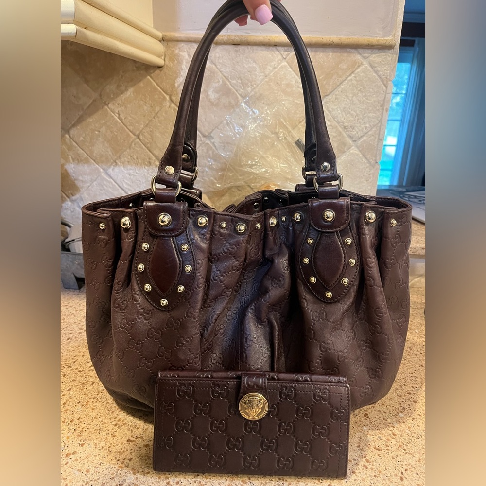 Authentic matching Gucci Purse & Wallet. Excellent condition